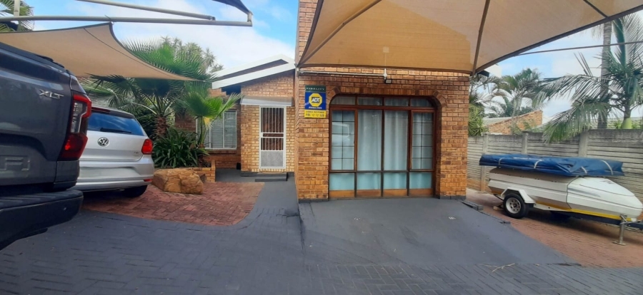 To Let 3 Bedroom Property for Rent in Bodorp North West